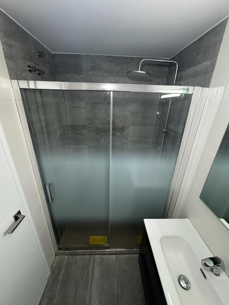 Apartment 1 Minute Walking From Playa Del Cura Torrevieja Bagian luar foto